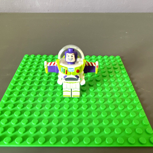 Lego minifigure buzz lightyear - buzz,