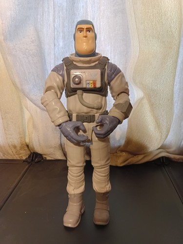 Disney pixar buzz lightyear - pixar,